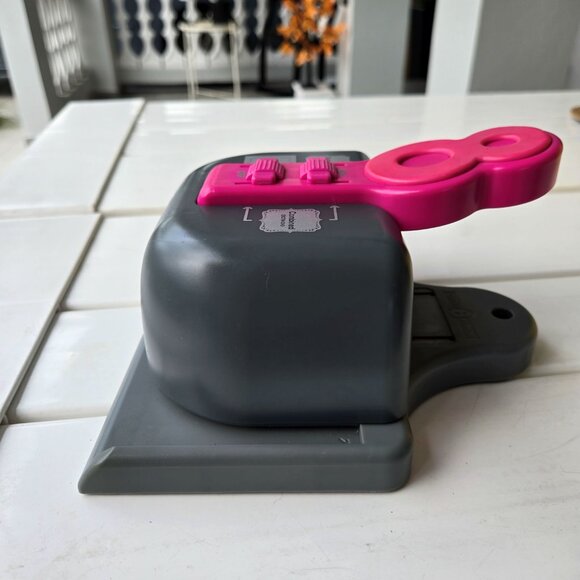 We R Memory Keepers Lucky Paper Outer Inner Combined Punch Scrapbooker Supply - Picture 5 of 8